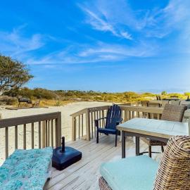 Spacious Condo with full kitchen shared pool and beach access, hotel in Perdido Key