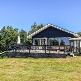 Nice Home In Spøttrup With House A Panoramic View, hotel en Spottrup