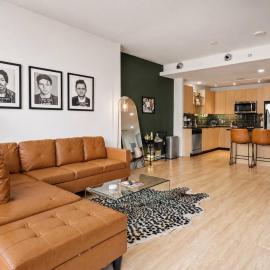 Downtown Dallas High Rise with Free Parking, Gym, Pool, City Views, hotel u gradu Dalas