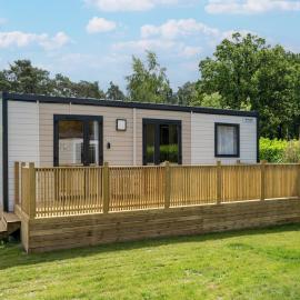 Charming caravan with terrace for 6