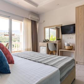 Luxury Room 1 - Pool, Parking & Outdoor Spaces