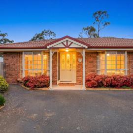 Modern 3 Bedroom Family Retreat Free Parking Near Launceston CBD