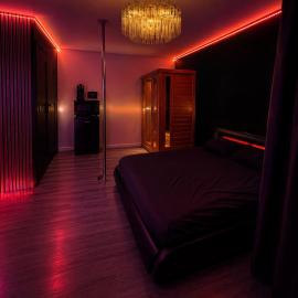La Porte Défendue - Limitless - Jacuzzi, sauna, barre de pôle dance et cinéma extérieur