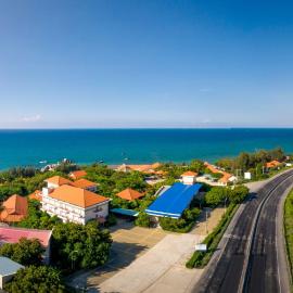 Phu Yen Beachfront Fishing Village Homestay, hotel in Tuy Hoa