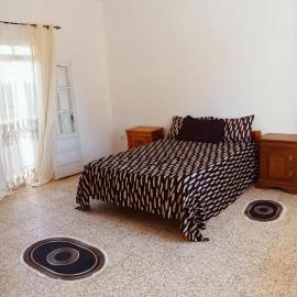 Appartement avec terrasse Vu sur mer, hotelli kohteessa Rebaïb