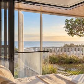 First Bay - Absolute Beach Front Luxury Apt Coolum