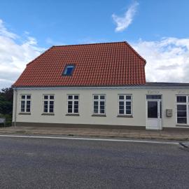 Bright Apartment By The Kattegat With Garden