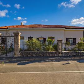 Seaview and Terrace Apartment La Vita - Happy Rentals