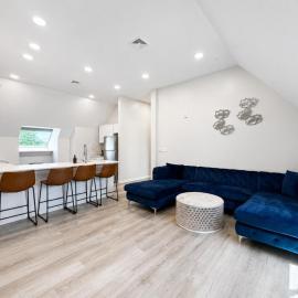 King & Queen 2BR Near Yale & Wooster Square