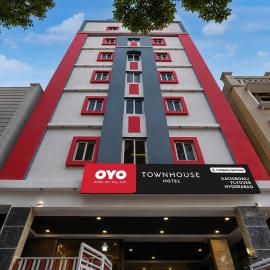 Super Townhouse Gachibowli Flyover Hyderabad, hotel v destinácii Kondapur