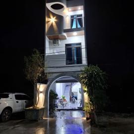 Home Phong Vân, hotel in Hâu Thon