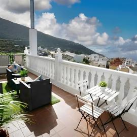 Terraza, céntrico pueblo + aparcamiento cerca