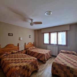 Hostal Valle De Tena, Hotel in Sabiñánigo