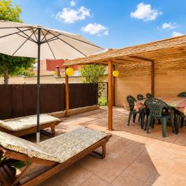 Vivienda Turística Mi Terraza, hotel u gradu El Casar de Escalona