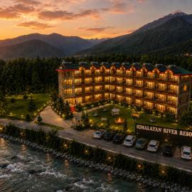 Himalayan River Resort, Manali #riverside #big private parking #scenic river & mountain view #open cafe #spacious room #big garden with campfire, hotell i Manāli
