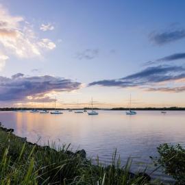 River AND Salt - Spacious Family Escape Near Yamba's Best Beaches - Holiday Yamba