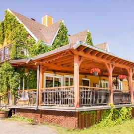 Auberge Au Soleil Levant, hotel en Piopolis