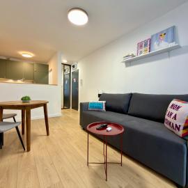 Park Grabiszyński Charming Apartment by BookingHost