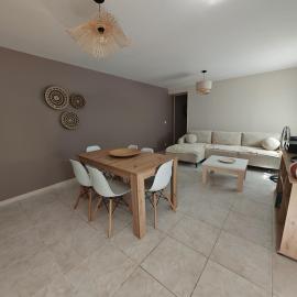 Maison de plain-pied, 2 chambres, hotelli kohteessa Soyaux