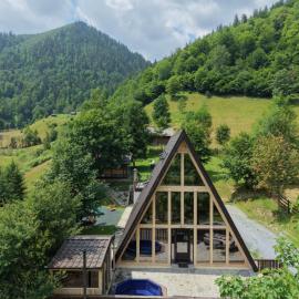 Ascape Kabin, hotel in Broşteni