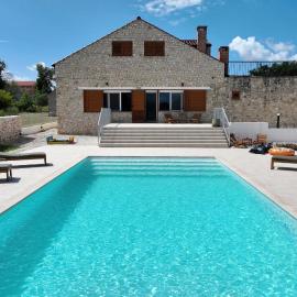 Villa Demare with Heated Pool, Free EVC Station