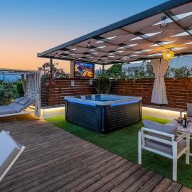 Villa Paris with Rooftop & Jacuzzi