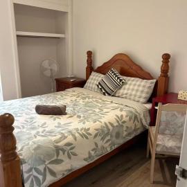 R1 Bright Spacious Room near Perth Airport