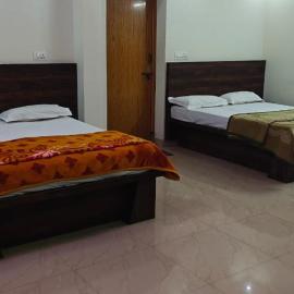Shree Ganesh lodging, hotel en Bārkūr