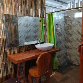 Seaside, hotel din Dondo