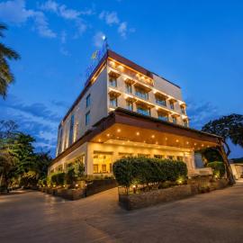 Hotel Solaris، فندق في إندوري