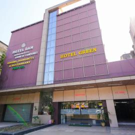 hotel green ac&non ac rooms, hotel em Vapi