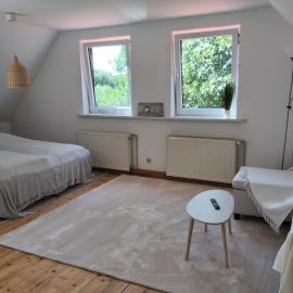 Romantische Ferienwohnung am Schlosspark Dargun, hotel in Dargun