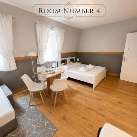 Castle Park Suites、Halásztelekのホテル