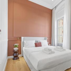 Hospi Living Empire Suites, khách sạn ở Heraklio Town