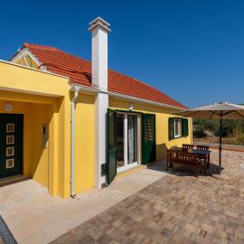 My Dalmatia - Holiday Home Matija, hotel a Ražine