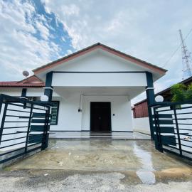 Hanah Home Muar V, hotel in Muar