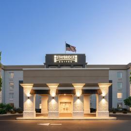 Staybridge Suites Rehoboth Beach by IHG，雷威斯的飯店