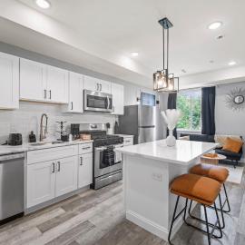 Modern 2 bedroom, Near Philly Zoo and Attractions