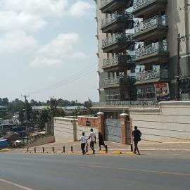1 bedroom BNB Meru, hotell i Meru