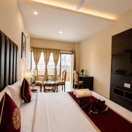 JB Residency Hotel & Banquets !! Top Rated Family Hotel in Chandigarh Tricity、チャンディーガルのホテル