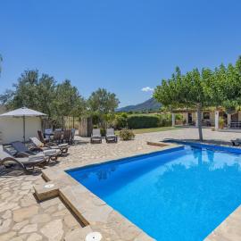 Country Villa with Garden for 6