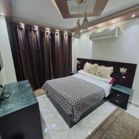 Sky - Private Room in Shared Apartment, Hotel in Aswān