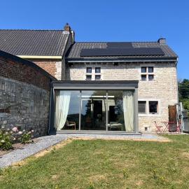 Cozy 17th century renovated house with beautiful view, hôtel à Herve