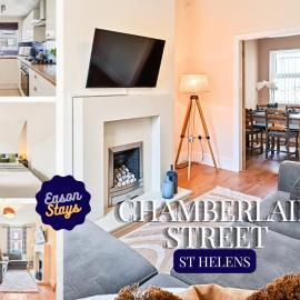 2 Bedroom House in Chamberlain St, St Helens - Hosted by Eason Stays with Parking & Courtyard