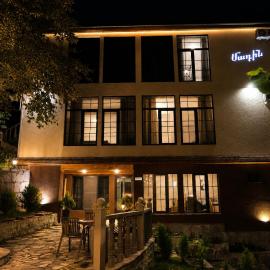 Madin Eco Hotel, hotel a Debed