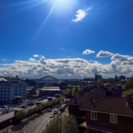 Central Balcony Flat Views & Parking Sleeps 5