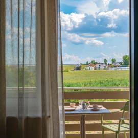 Lazuli Apartment, hotel u gradu Hegykő
