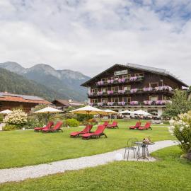 Familien- & Vitalhotel Auenhof, hotel en Fulpmes