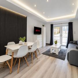 Family & Group House | 3 Baths | Sleeps 12