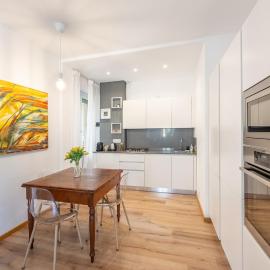 Modern house in the center of Recco with Parking